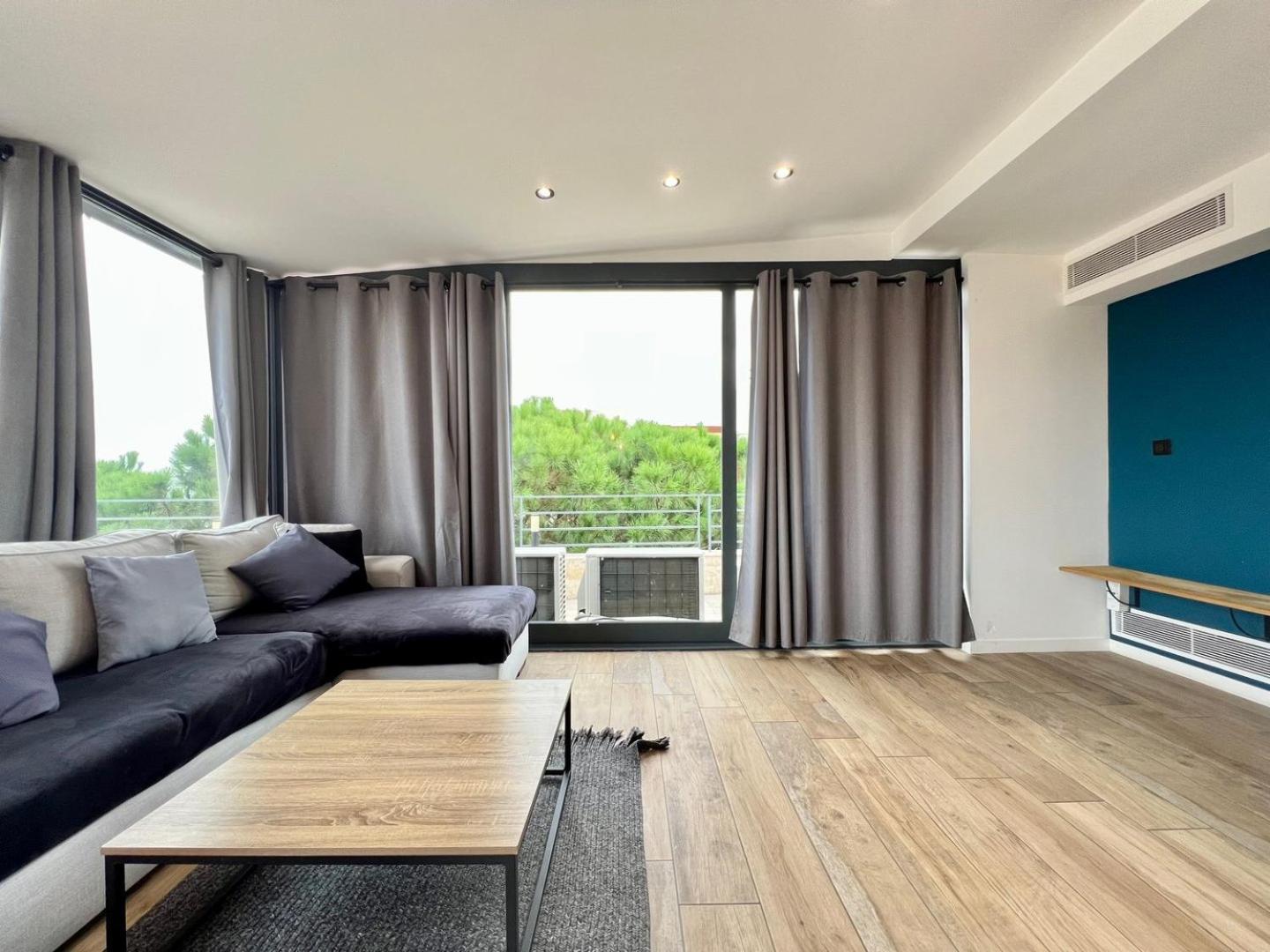 Sea And Mountain Views From Your Rooftop ! Saint-Laurent-du-Var Exterior foto